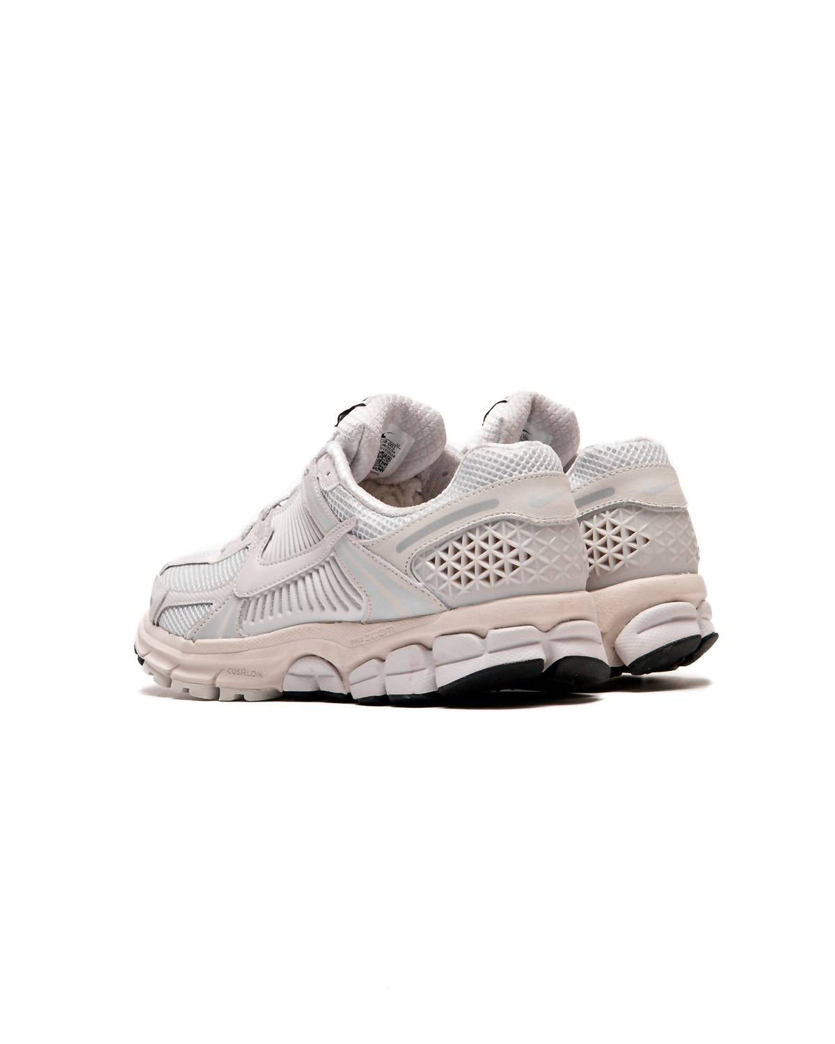 Nike - Men's Zoom Vomero 5 Shoes