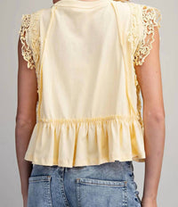 Ee:Some - Side Lace Trim Ruffle Hem Top