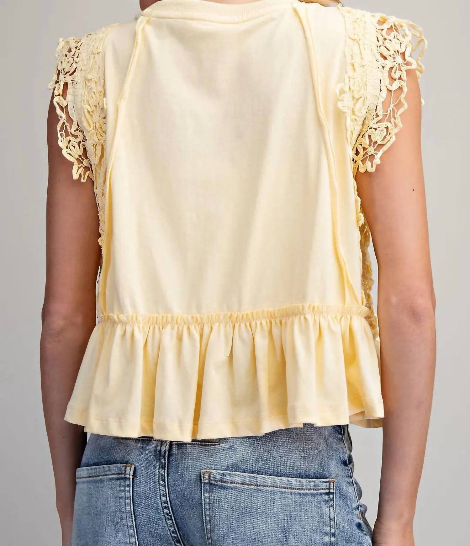 Ee:Some - Side Lace Trim Ruffle Hem Top