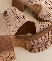 Very G - Women's Faux Suede Chunky Heel Sandal