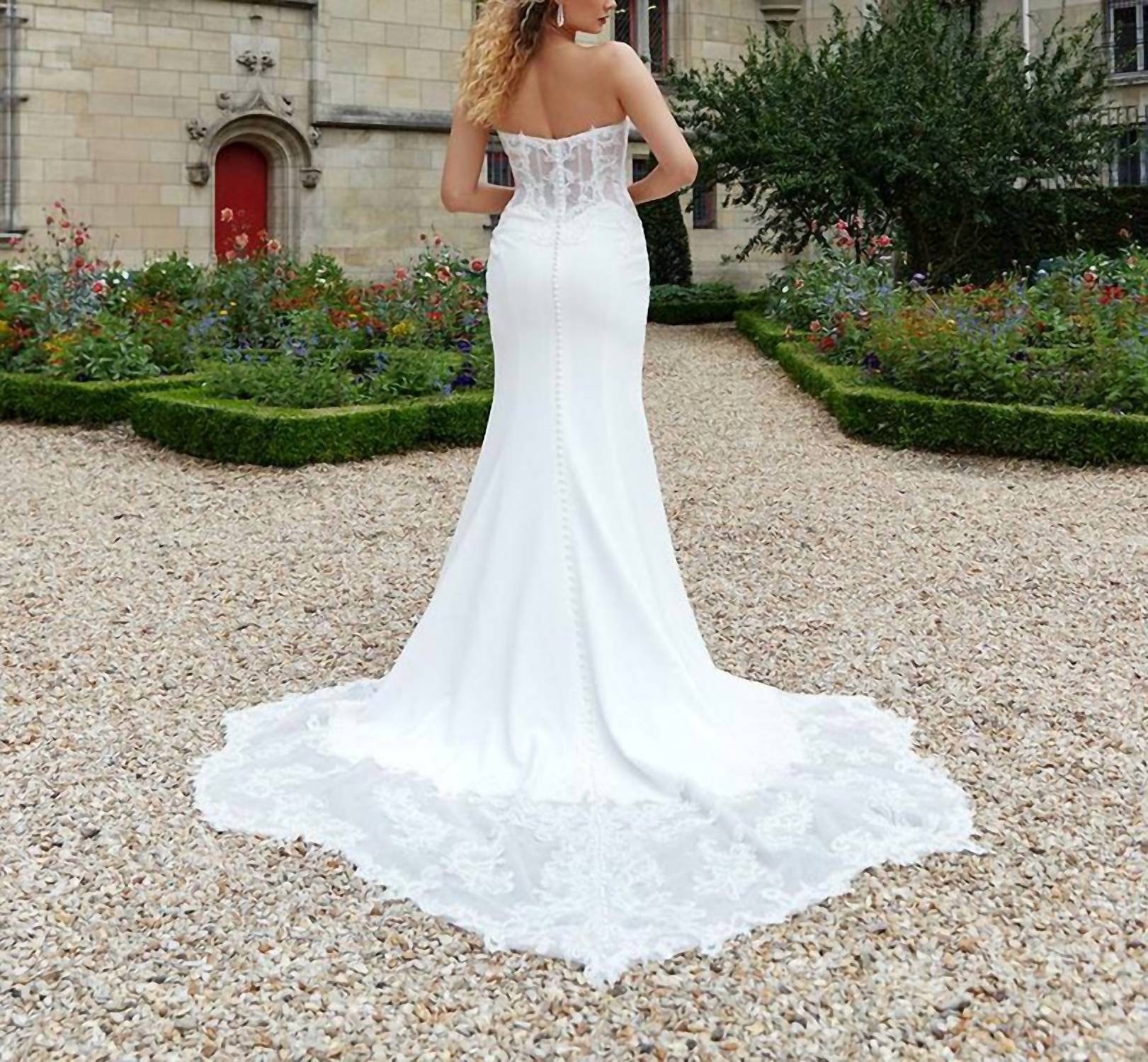 Essence Of Australia - Sophisticated Lace Column Wedding Dress