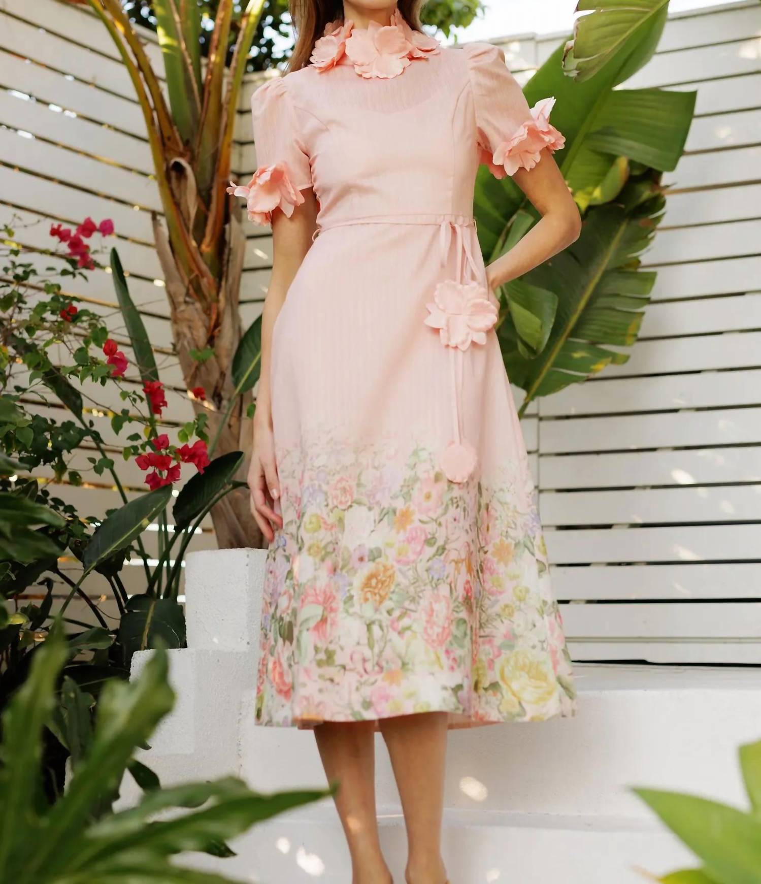 Eb Luxe - 3d Floral Short Sleeve Midi Dress