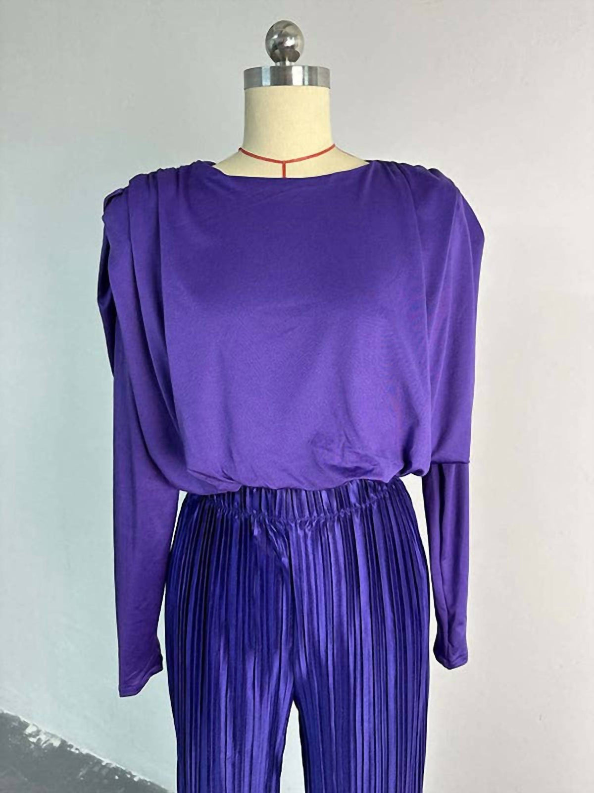 Vividlux - Long Sleeves Pleated Two Piece Set
