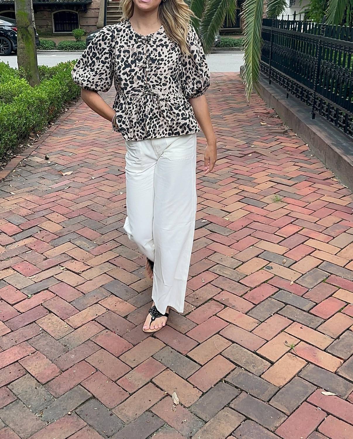 Mable - Peek A Bow Top