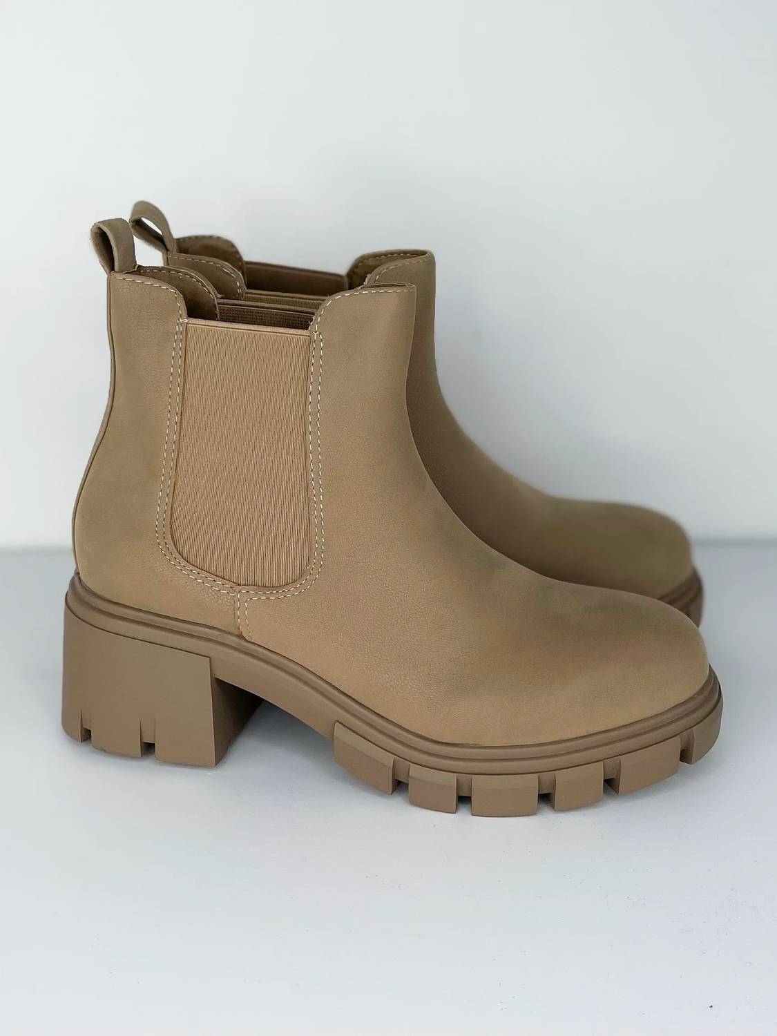 Mia Shoes - Women's Ivy Chelsea Ankle Boots