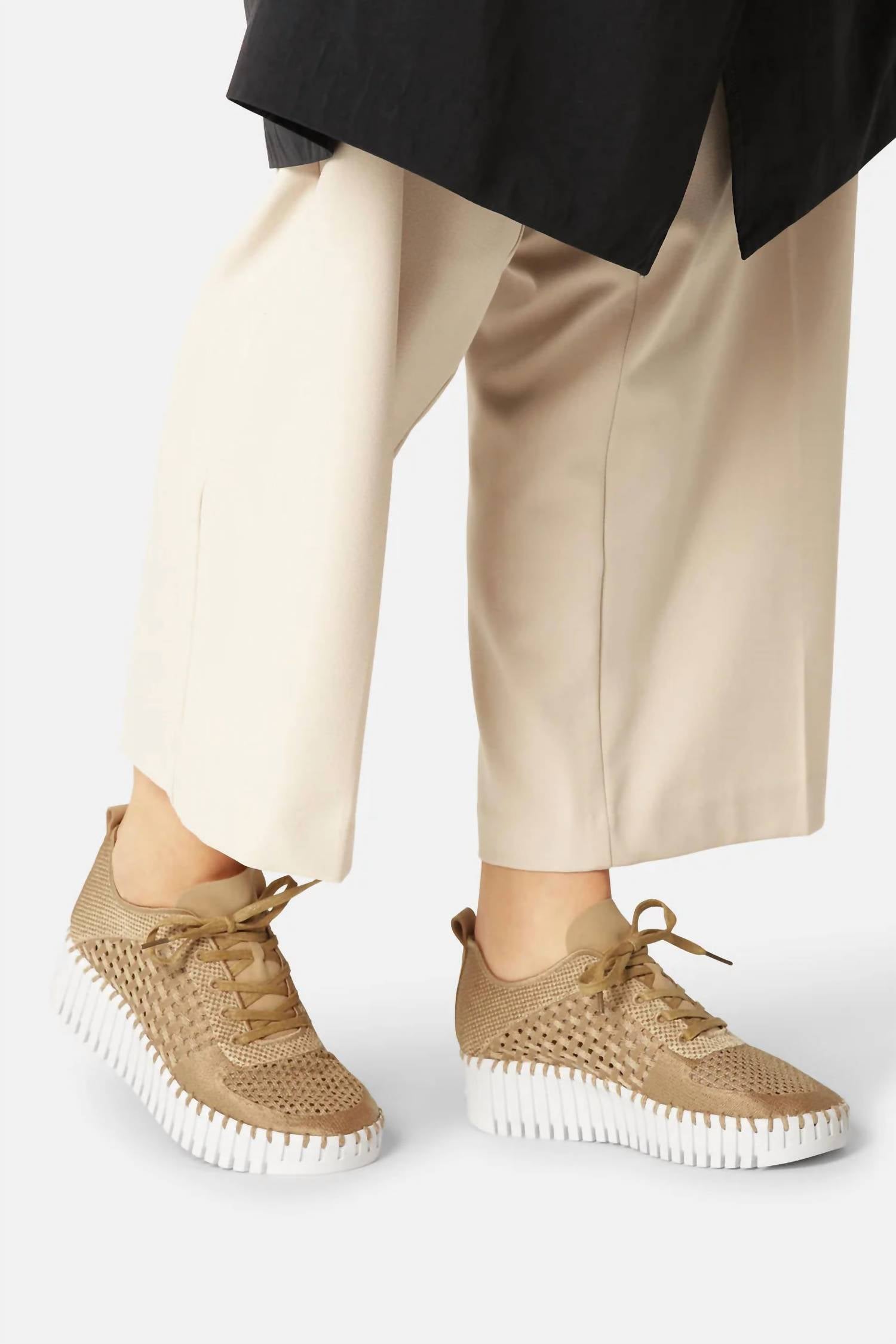 Ilse Jacobsen - Women's Tulip Embroidery Sneaker