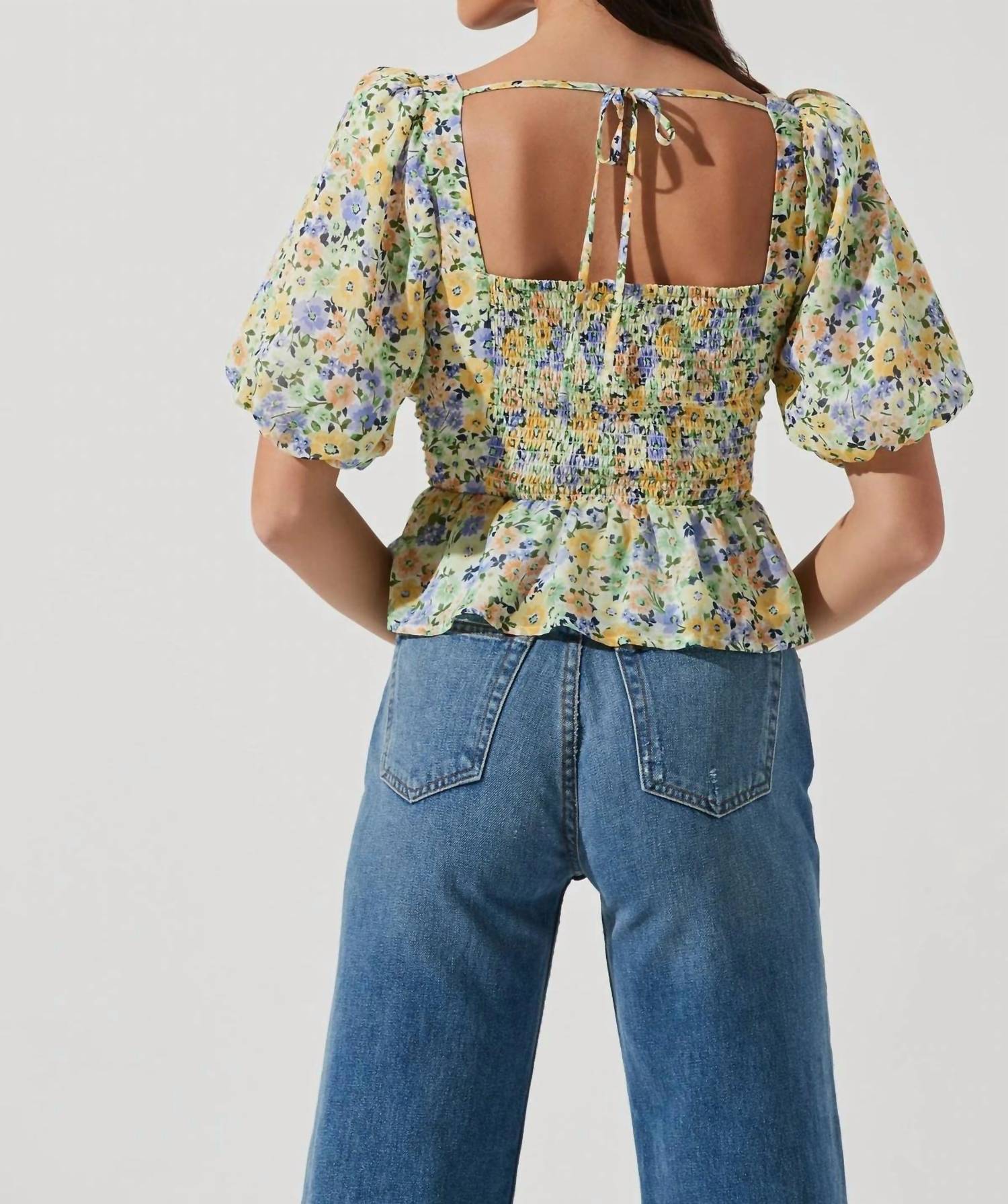 ASTR Clairemont Top in yellow - women's blouse - detail view