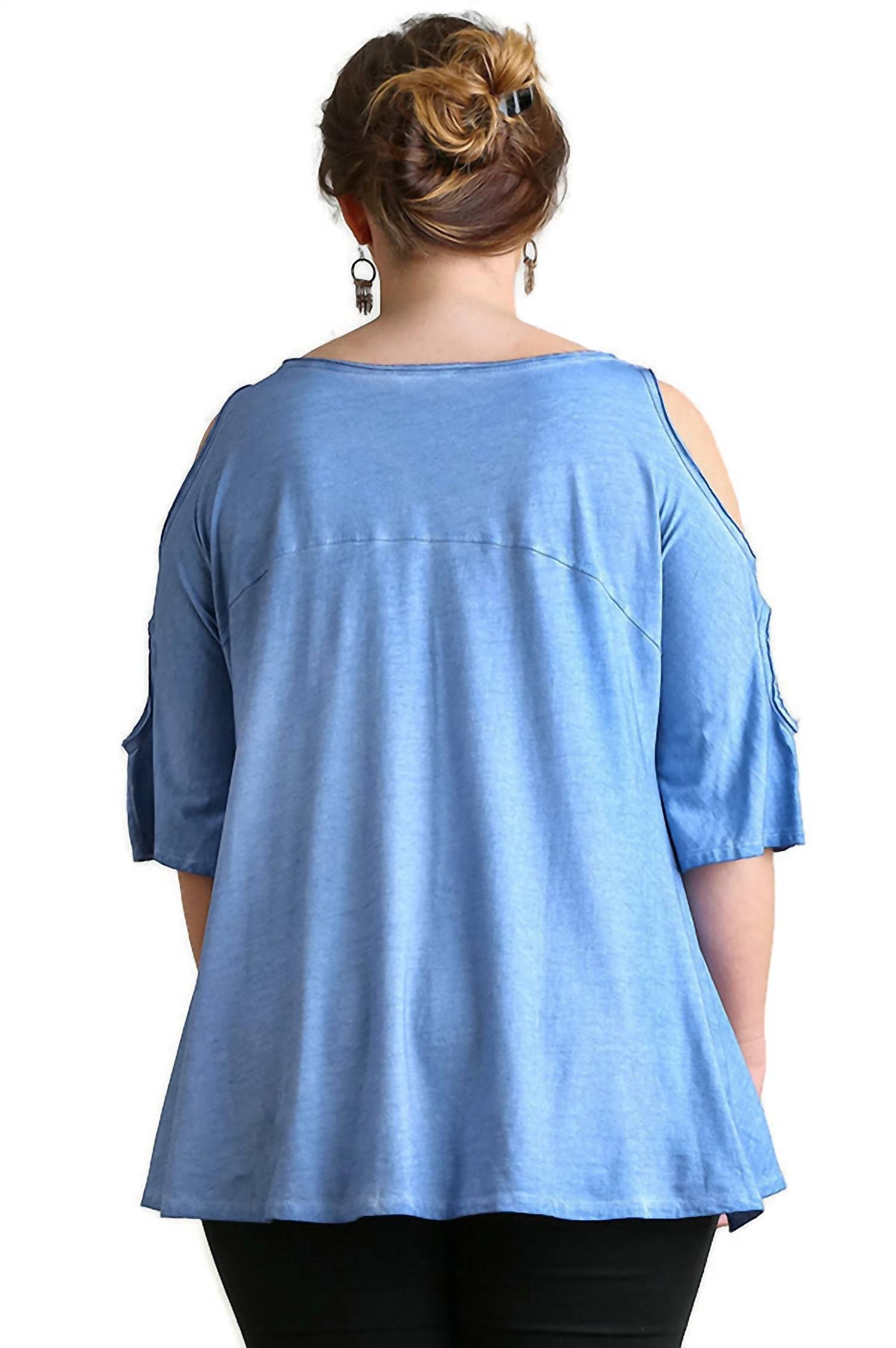 Umgee - Mineral Washed Cold Shoulder Top - Plus