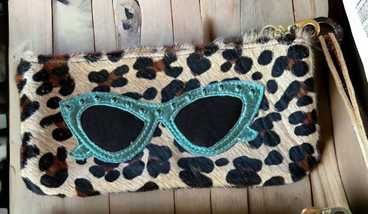 Kurtmen - Women's Hollywood Shades Wristlet