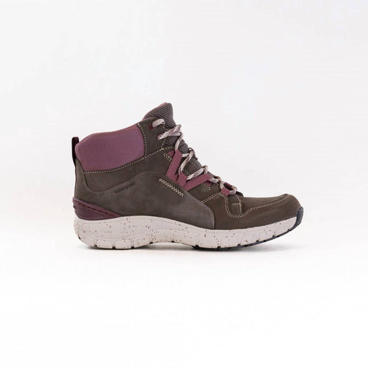 Clarks - Womens Wave Summit Waterproof Boots