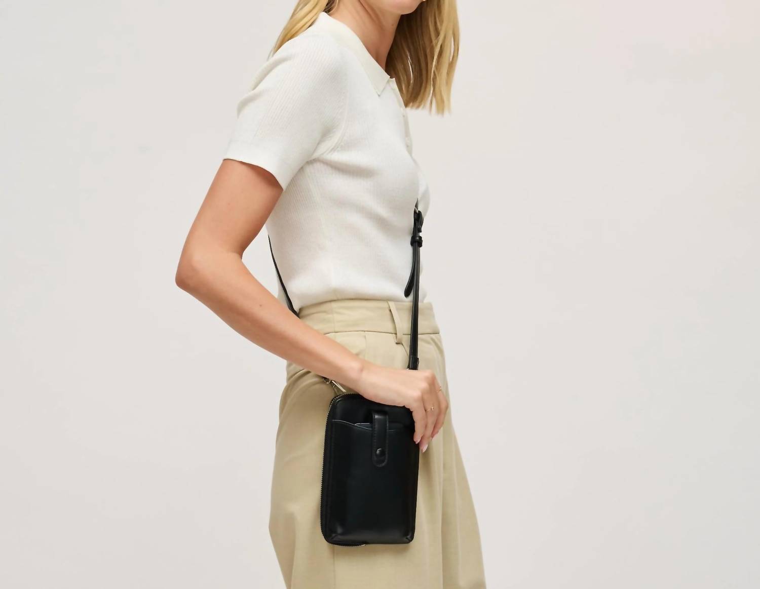 Urban Expressions - Women's Carol Cell Phone Wallet Crossbody Bag