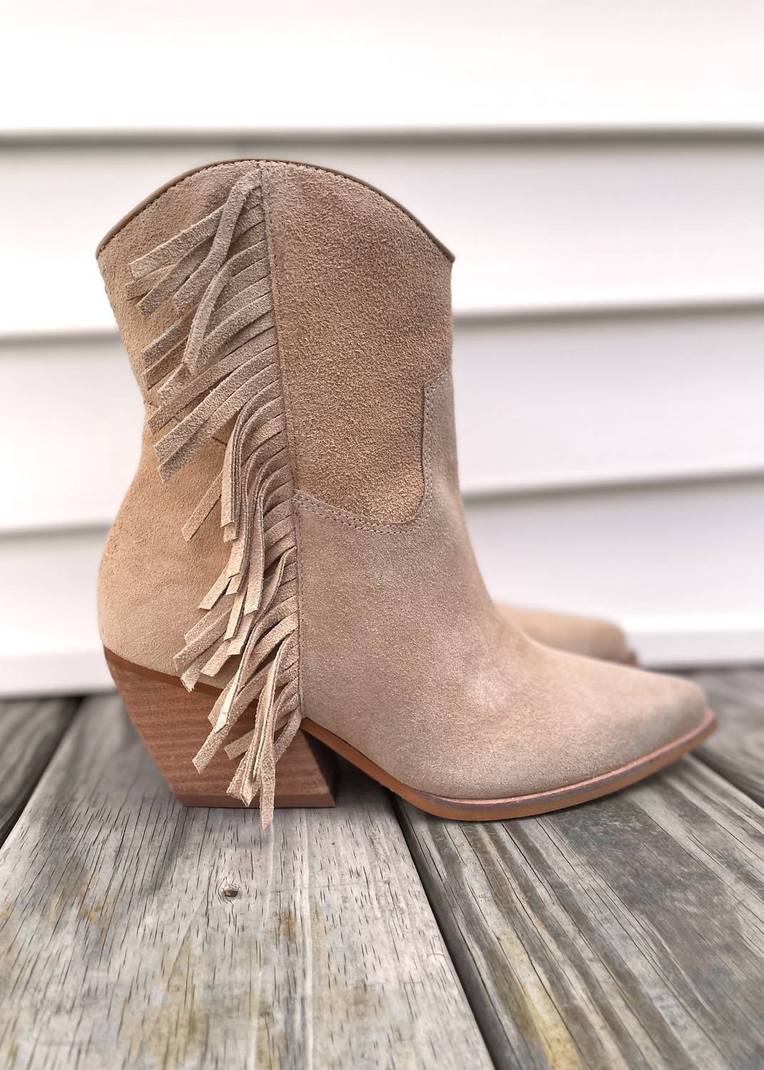 STEVE MADDEN Women's Suede Wolfer-f Fringe Western Bootie in tan - women's shoe