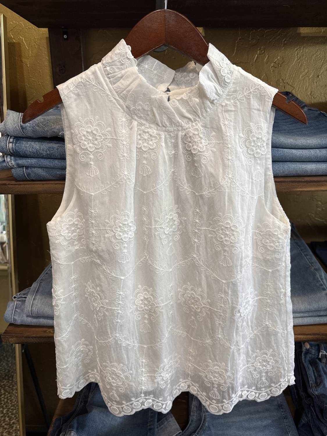 Ivy Jane - Women Scallop Border Top
