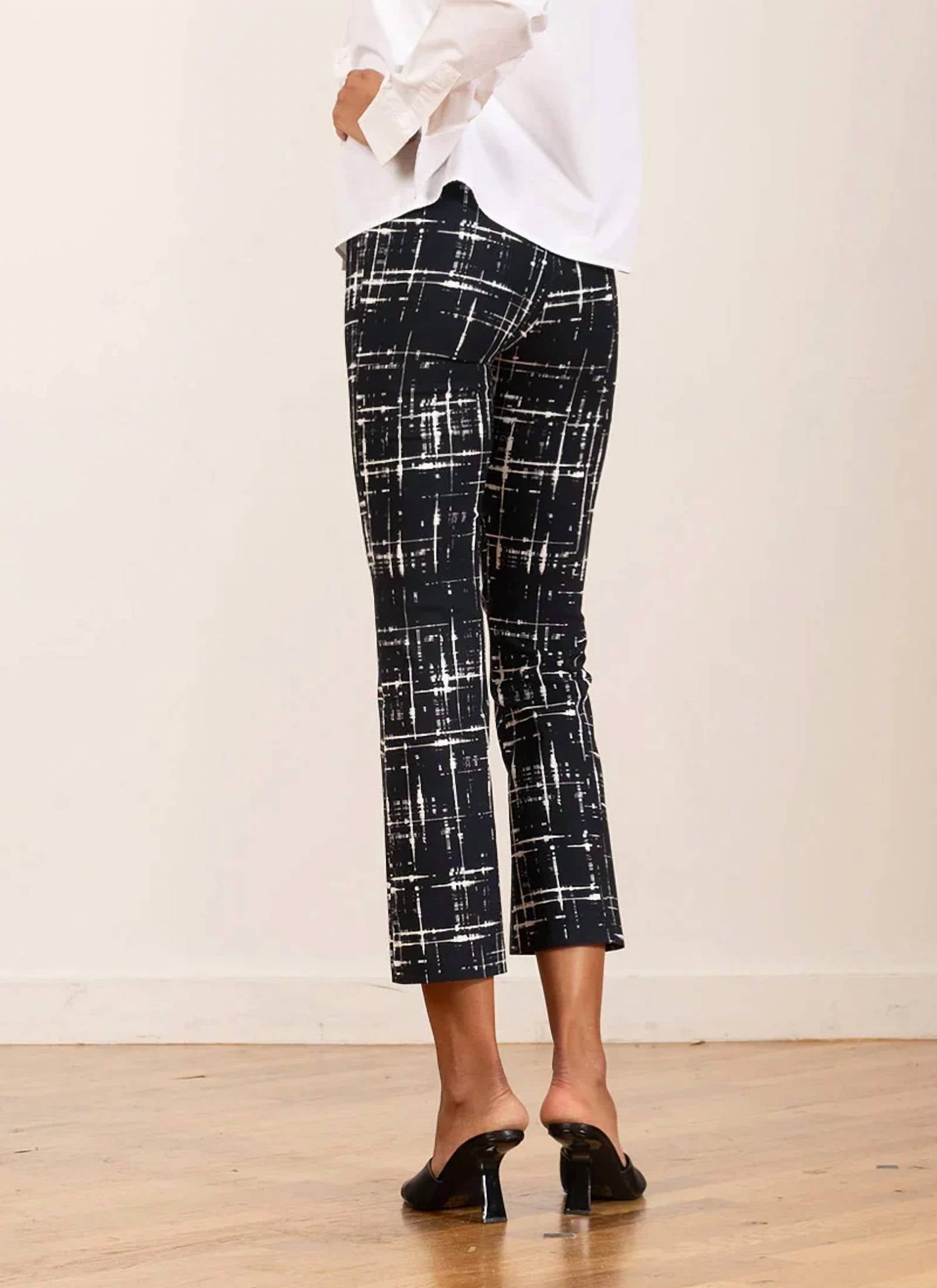 Avenue Montaigne - Leo Crop Flare Graffiti Pants