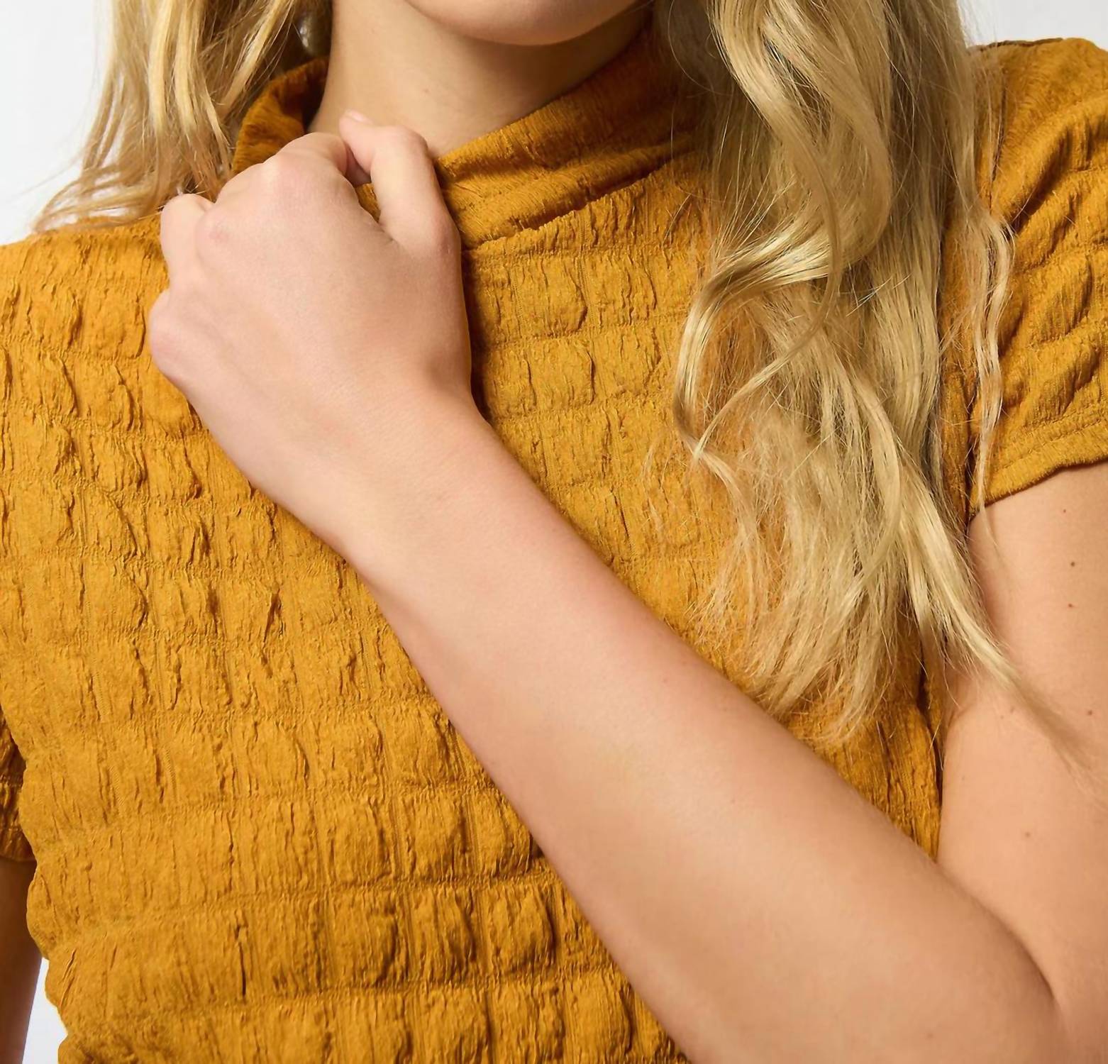 Joseph Ribkoff - Textured Mock Neck Short Sleeves Boxy Top