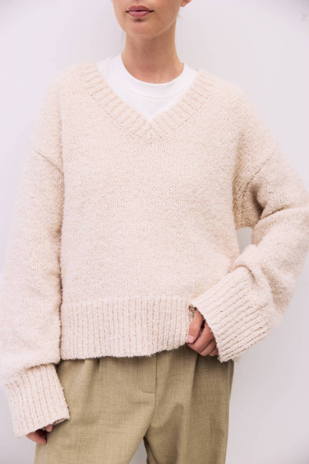 Mod Ref - Oversized Boucle Knit V-neck Sweater