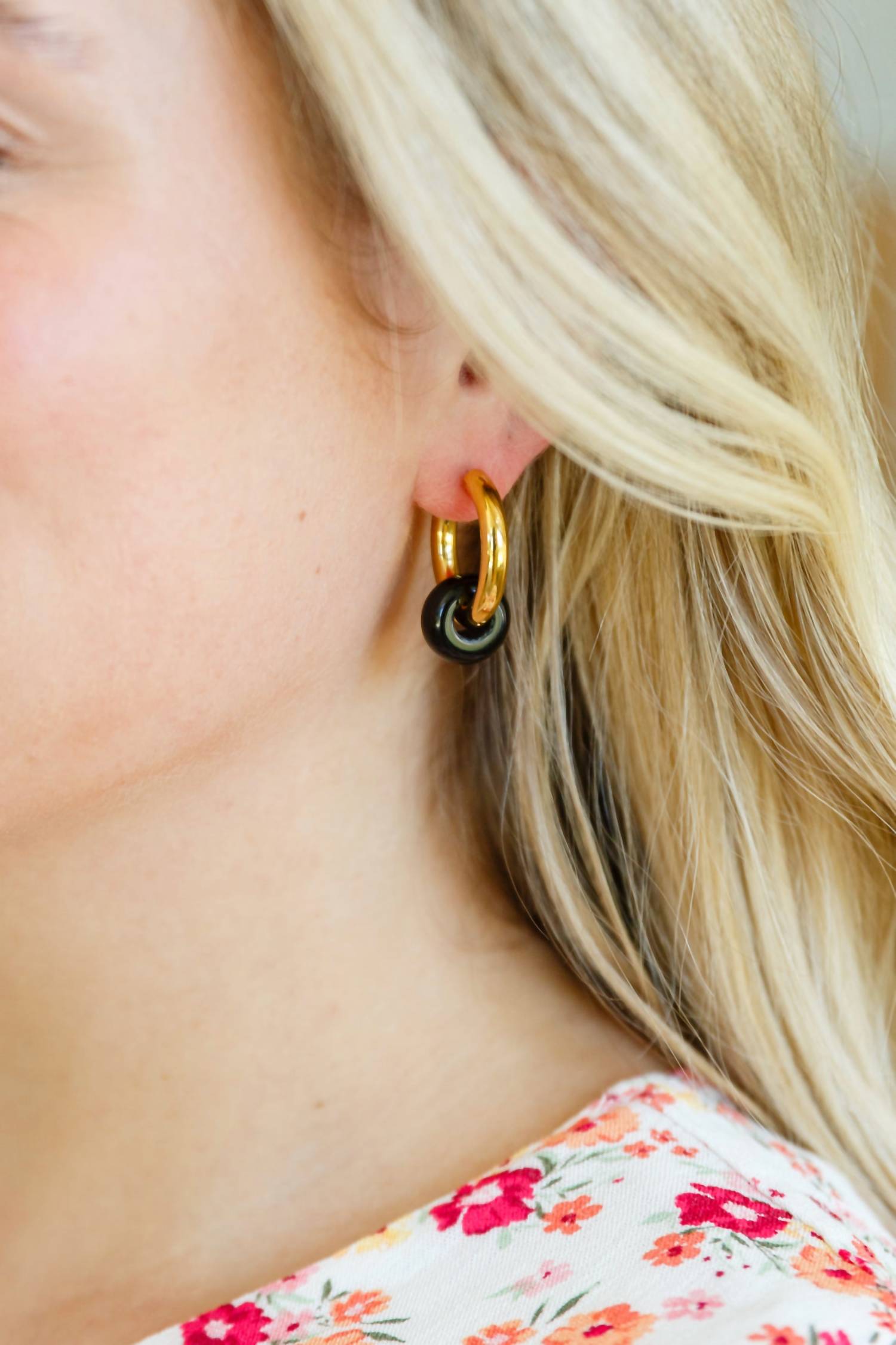 123 Amore - Women's Dark Drops Beaded Huggie Earrings