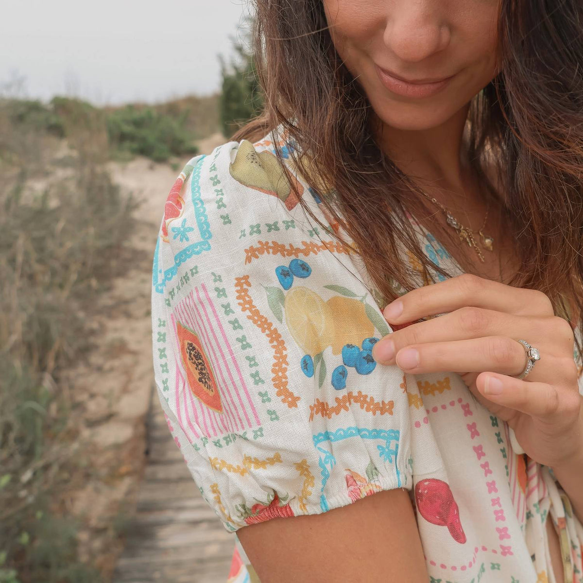 Ee:Some - Short Sleeves Slight Puff Top