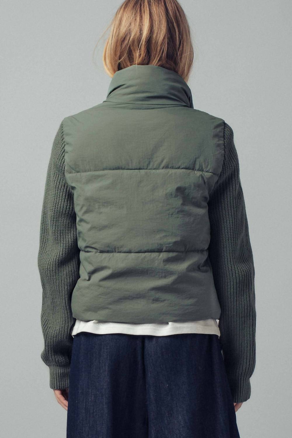 Urban Daizy Light Puffer Zipper Jacket in olive - women's jacket - detail view