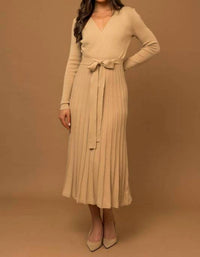 Gilli - Long Sleeve V-neck Sweater Dress
