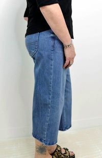 Democracy - Hook & Bar Relaxed Capri Jeans