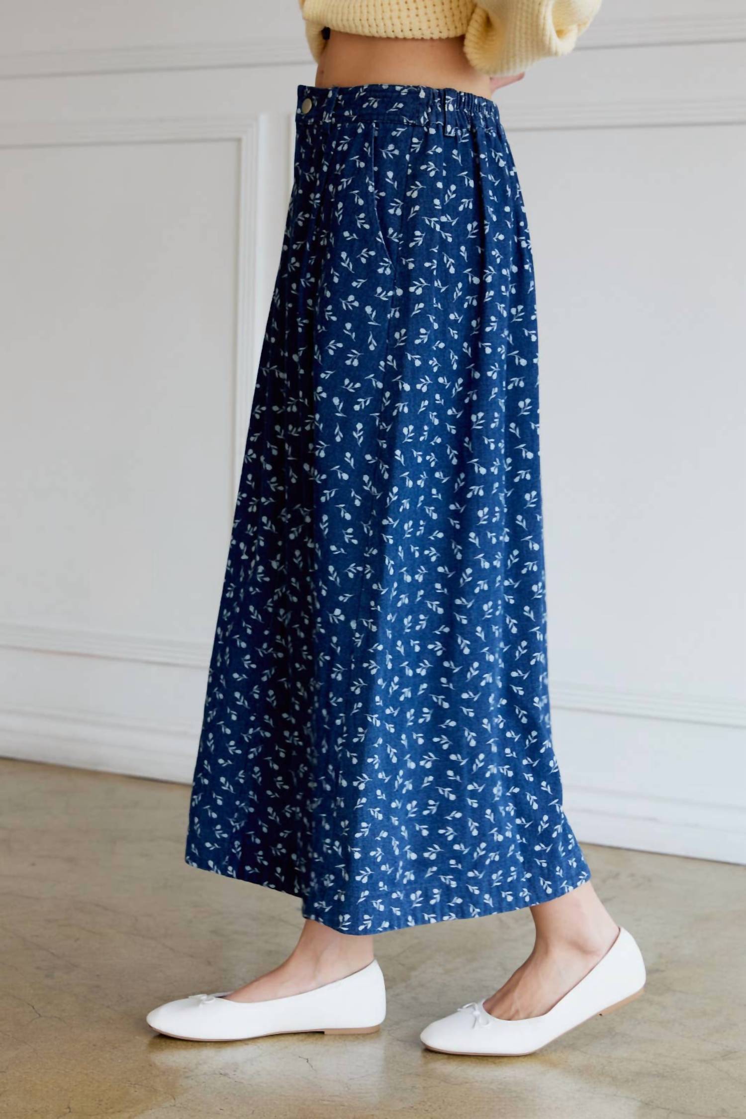 Le Lis - Samantha Floral Pleated Circle Skirt