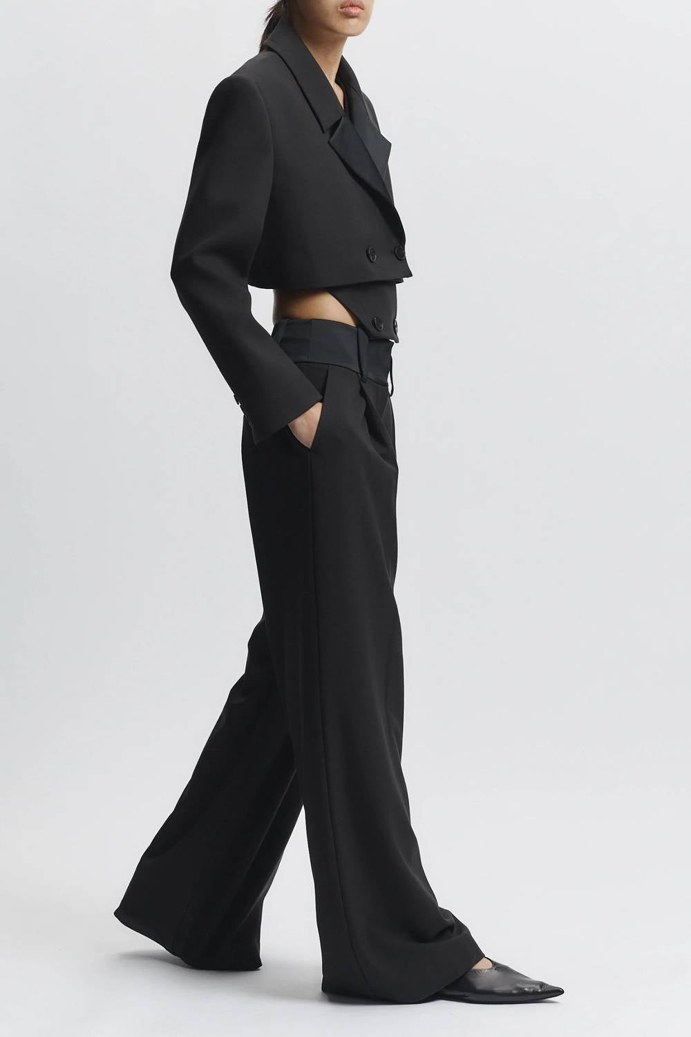 Saint Art - Yasmin Cropped Blazer