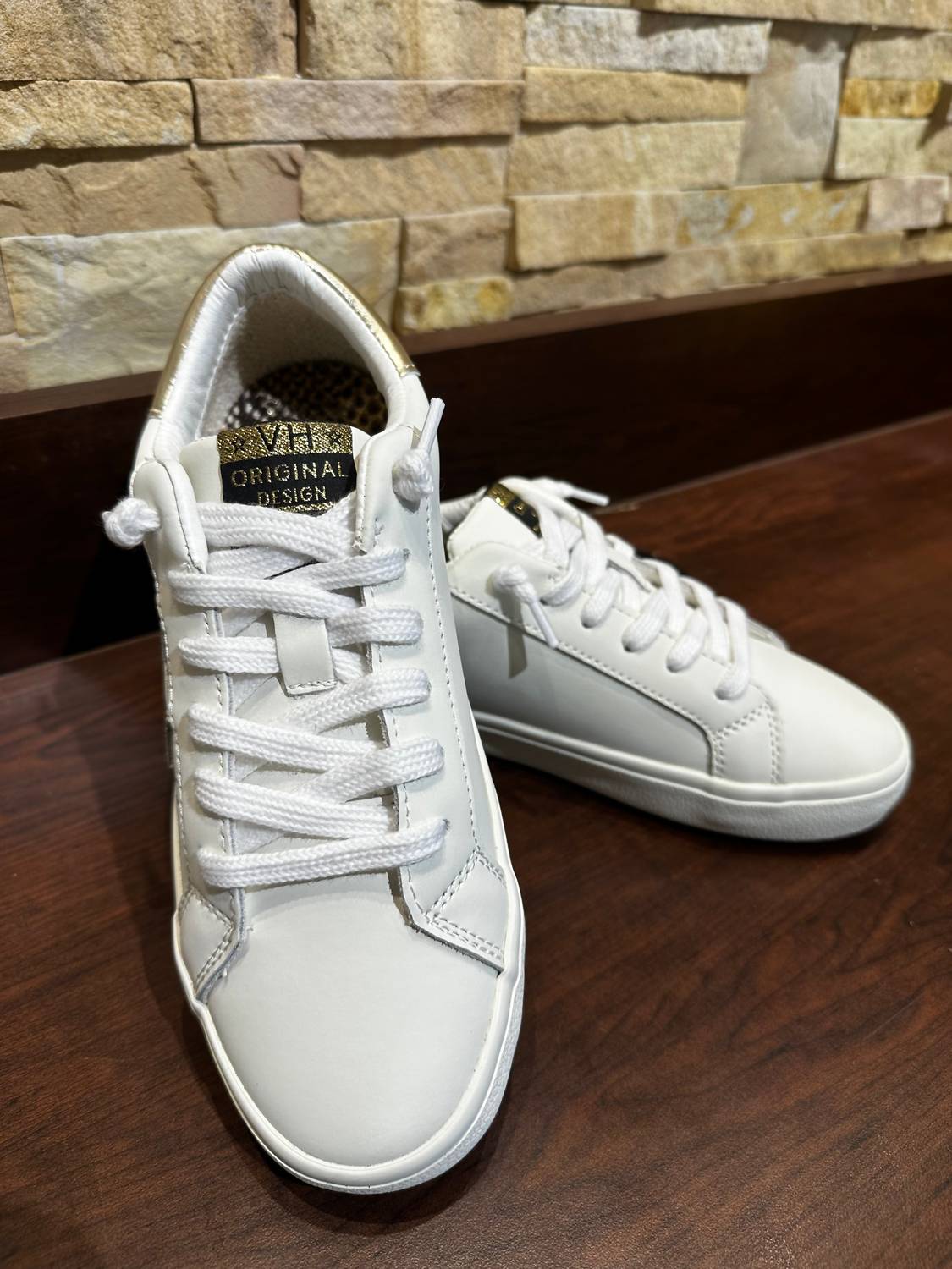 Vintage Havana - Women's Striped Low Top Sneaker