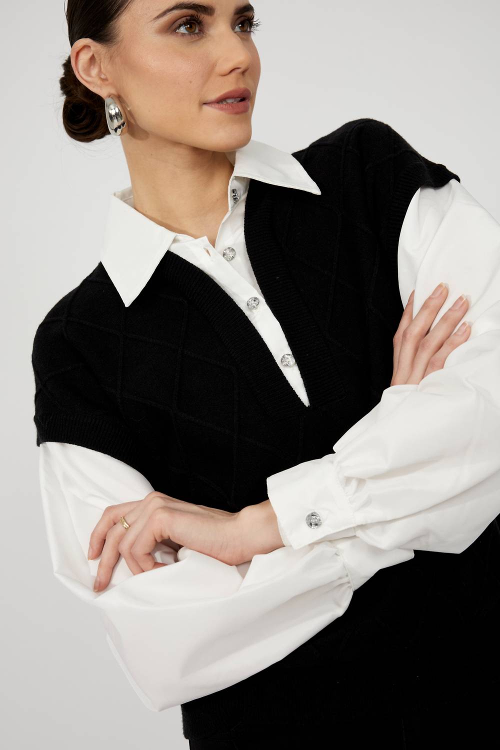 Frank Lyman - V-neck Diamond Puff Sleeve Top