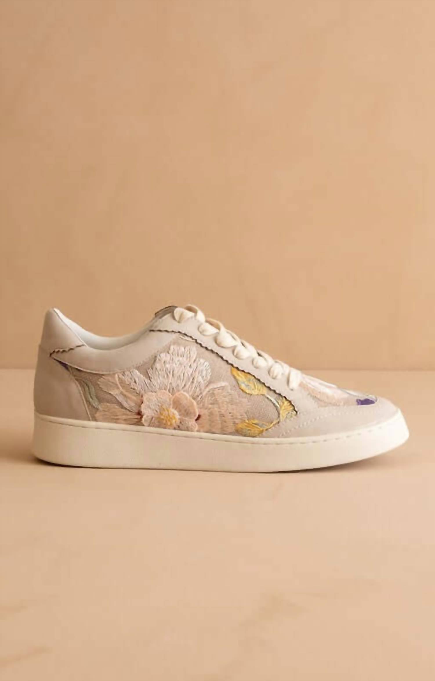 Oasis Society - Women's Tammi Floral Applique Sneakers