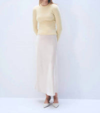 White + Warren - Cashmere Fitted Crewneck Sweater