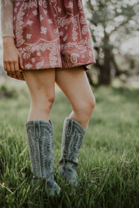 Veveret - Printed Pleated V-neck Romper