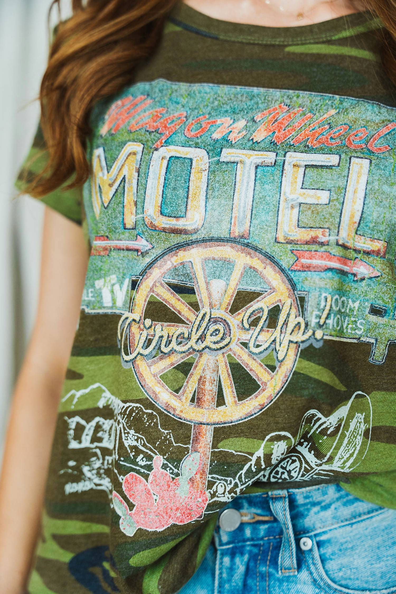 Xoxo - Wagon Wheel Motel T-shirt