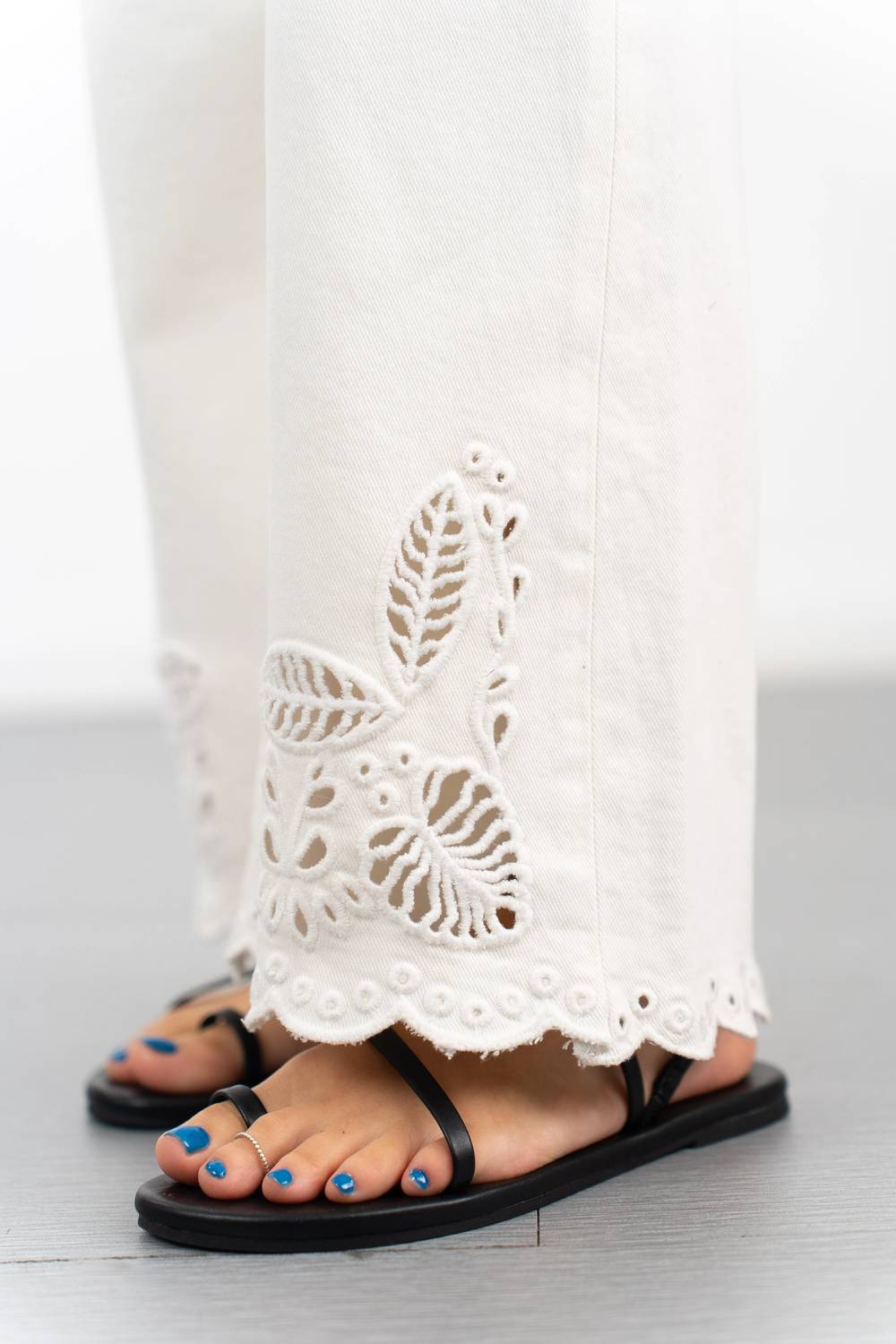 Risen - Larissa Eyelet High-rise Crop Jeans