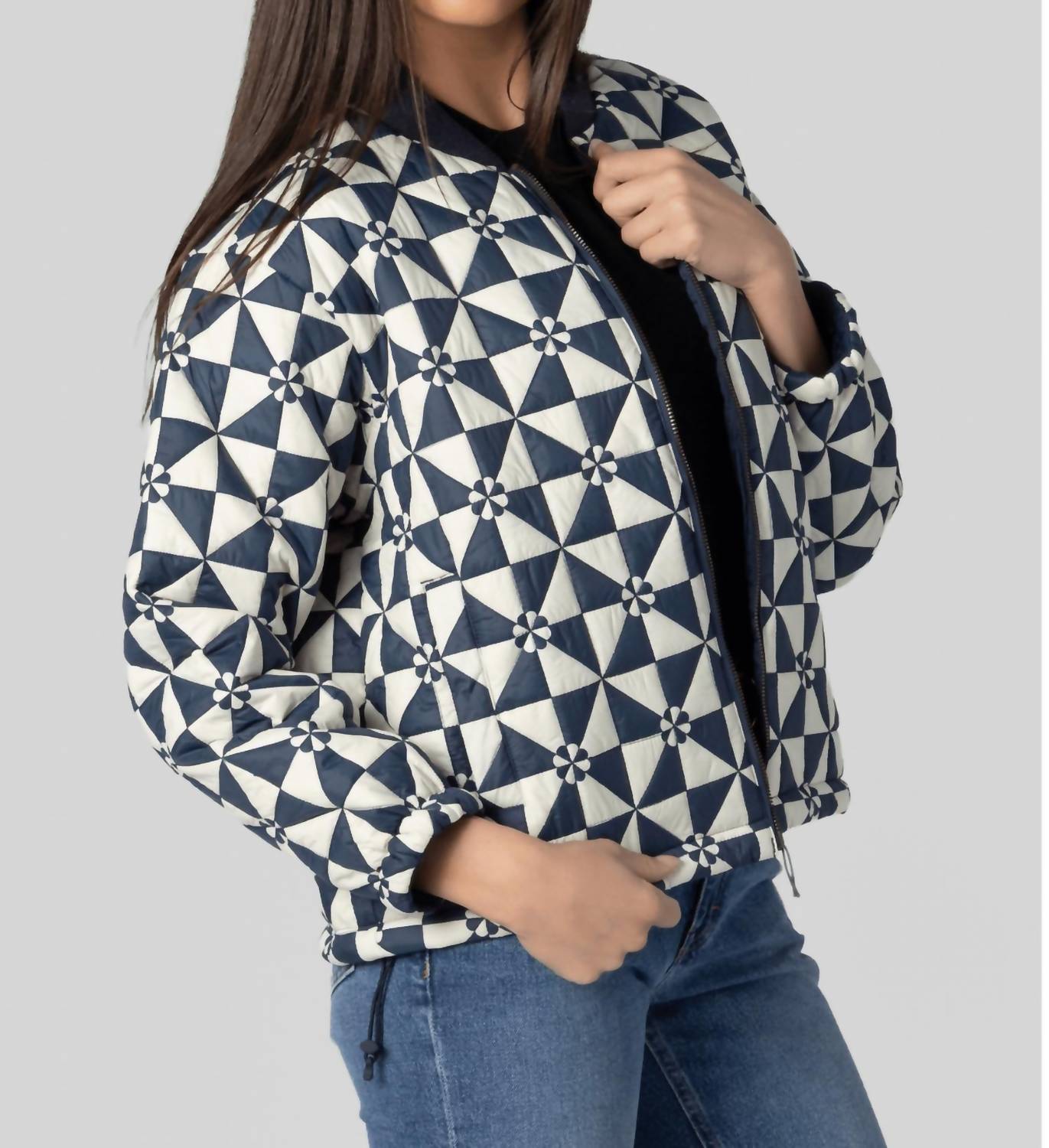 THE GREAT. Alps Puffer Jacket in quilted vintage navy 1 - women's jacket - view 4