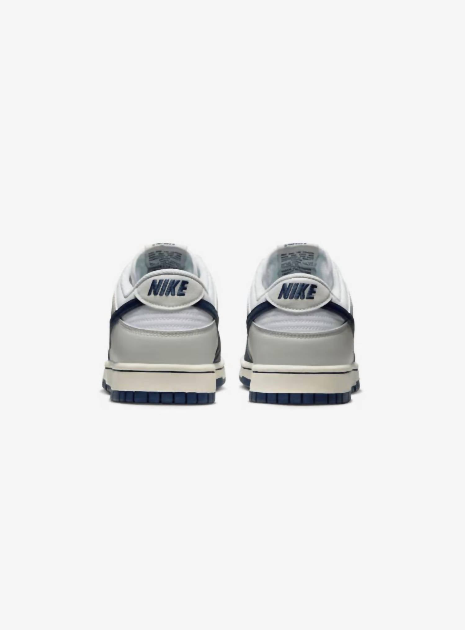 Nike - Men's Dunk Low New York Yankees Sneakers