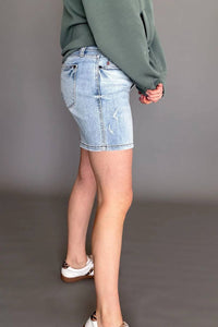Judy Blue - Tamara Mid Rise Vintage Wash Dad Shorts