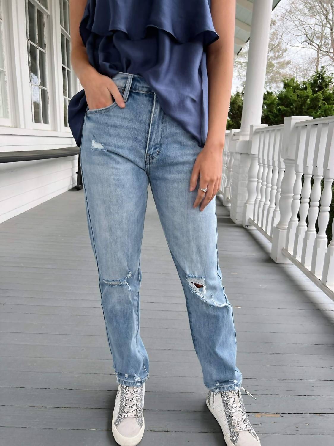 Kancan - Distressed Mom Fit Jeans