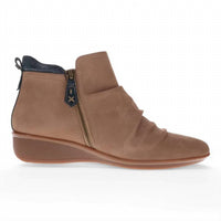 Revere - Women's Plymouth Wedge Boot