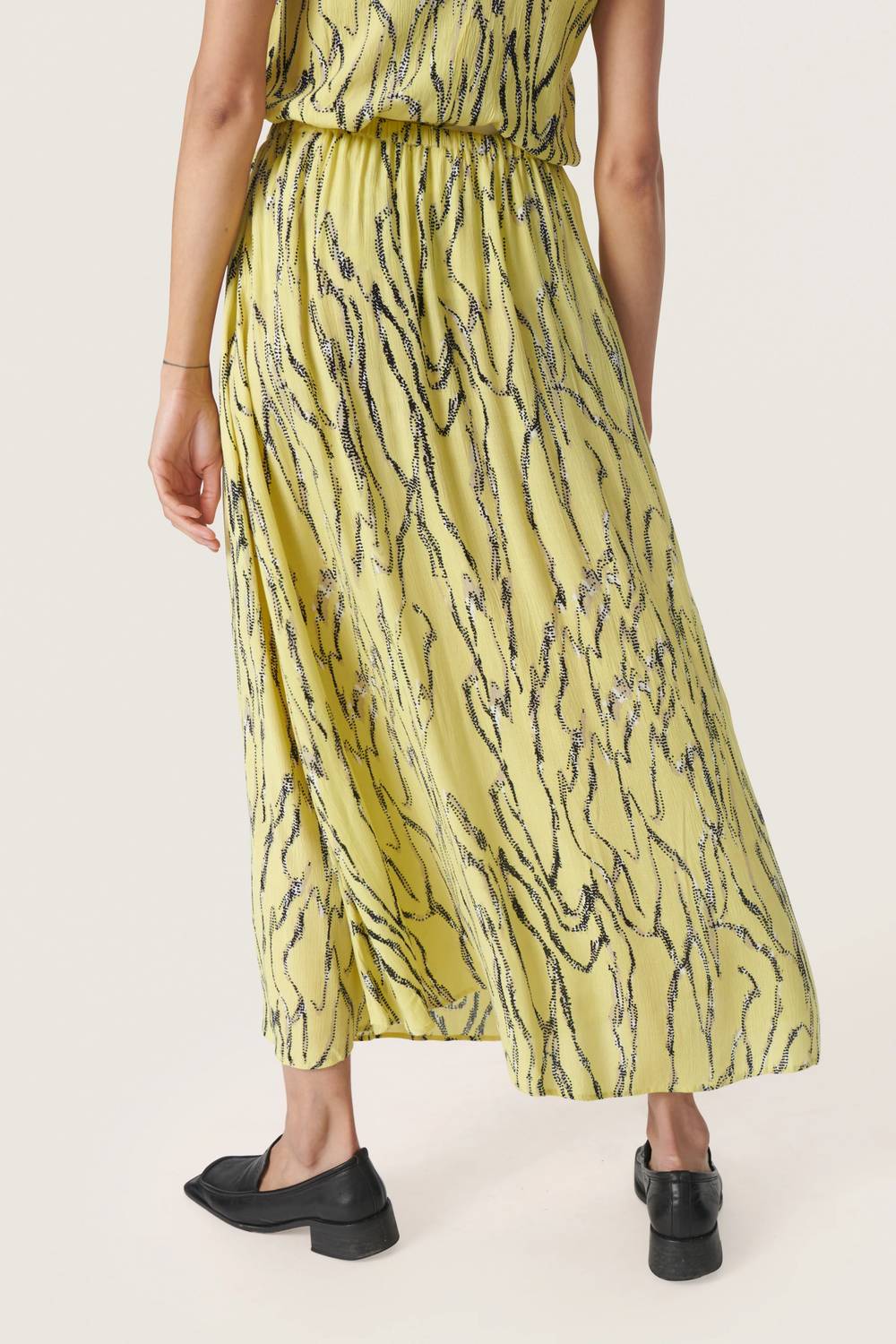 Soaked In Luxury - Zaya Elastic Waist Midi Skirt