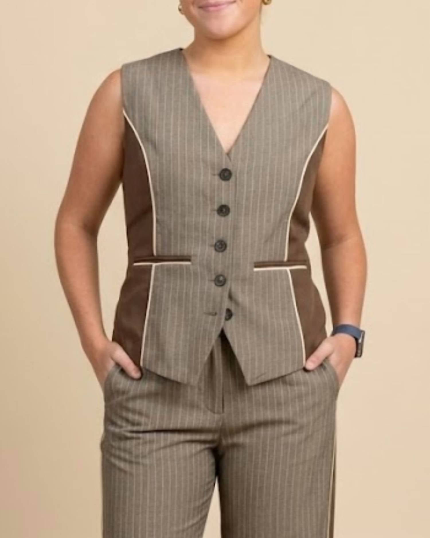 Strut & Bolt - Button-down Piping Vest