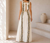 Mystery Resort - Verde Maxi Dress