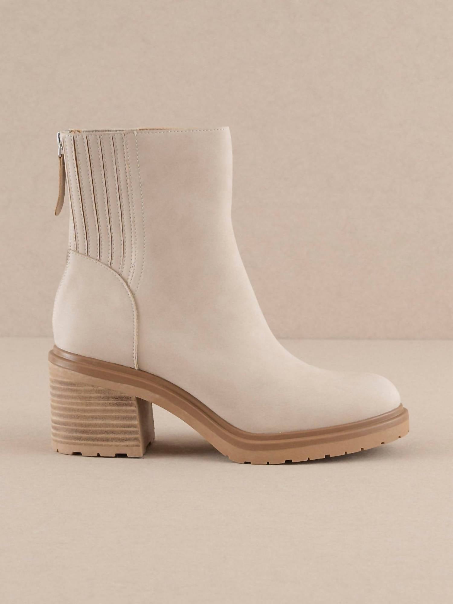 Oasis Society - Women's The Megan Lug Chelsea Booties