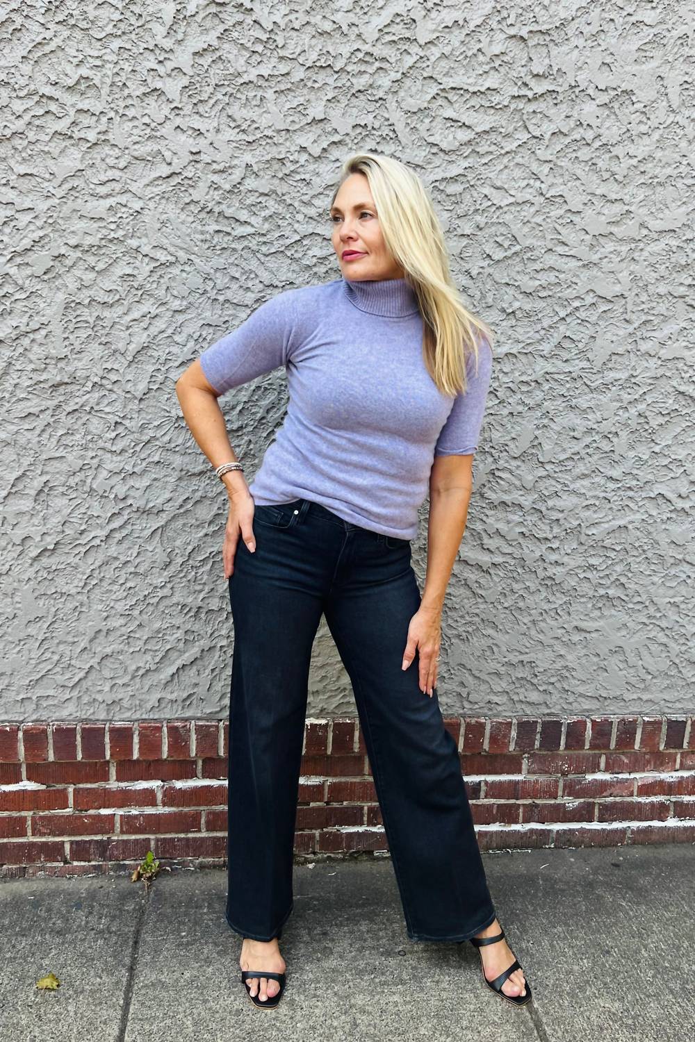 Pure Amici - Elbow Sleeve Turtleneck Blouse