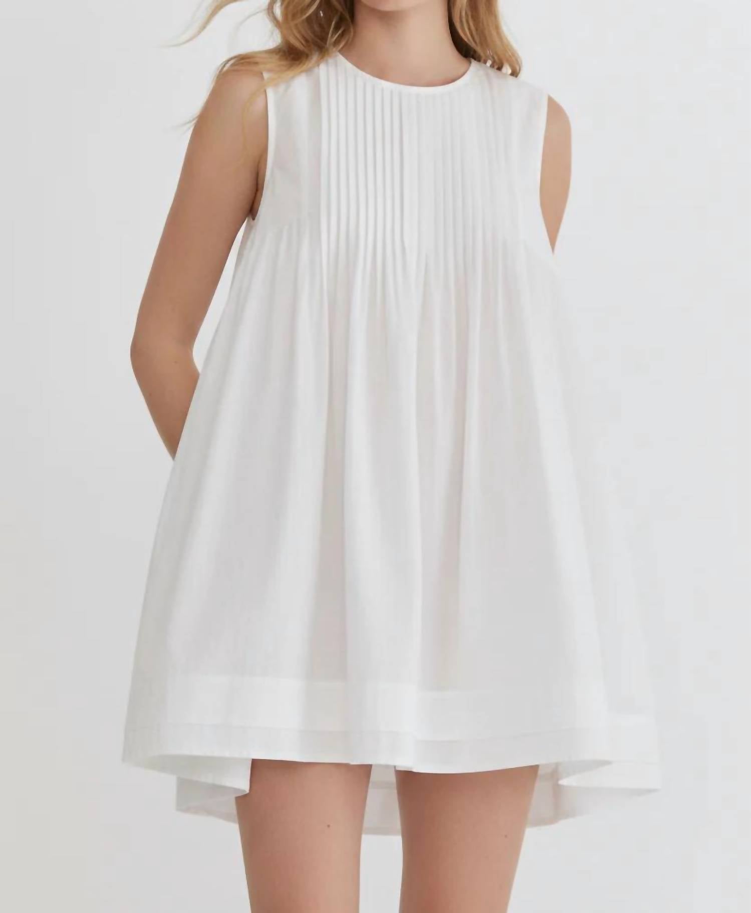Entro - Simply Chic Sleeveless Babydoll Dress