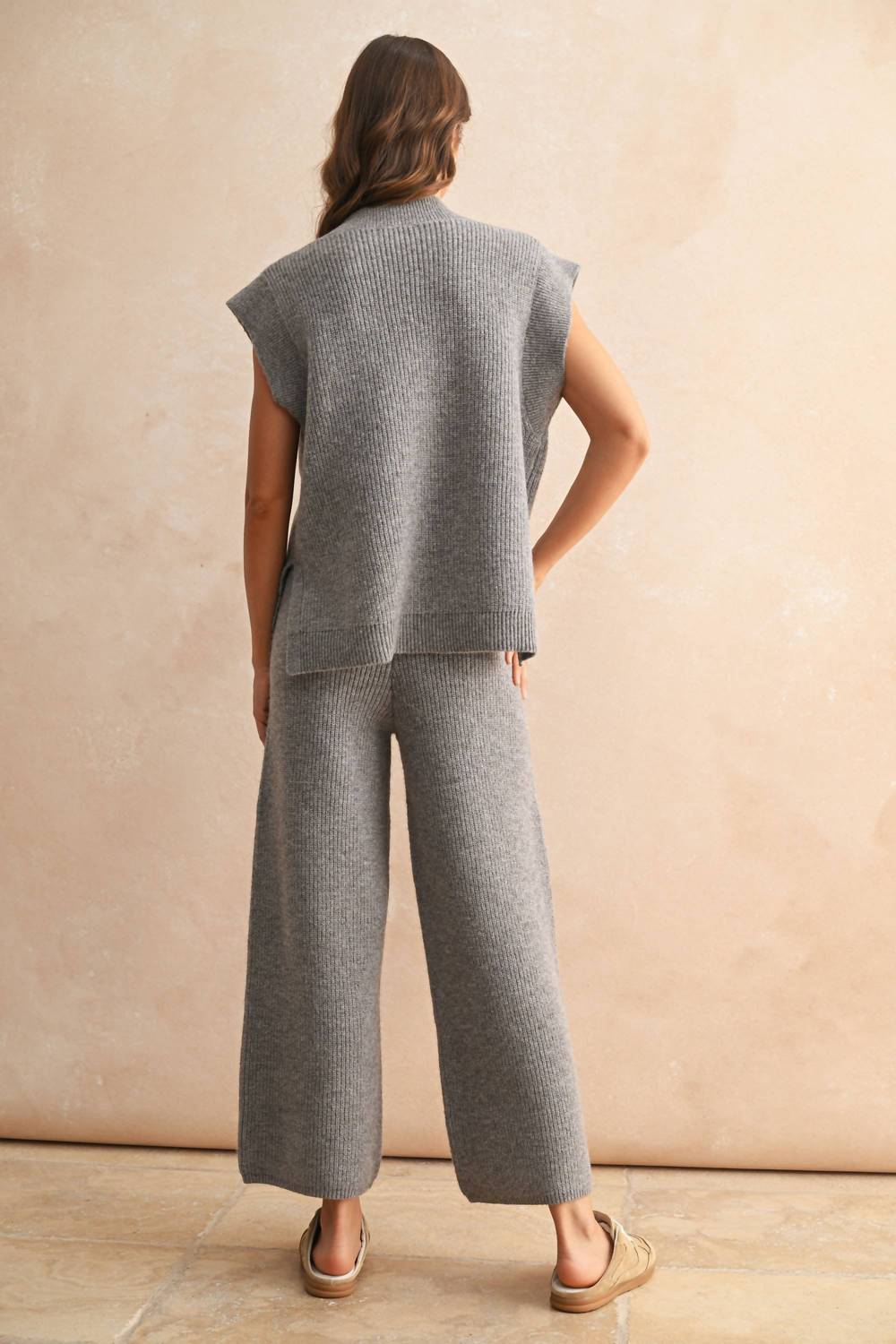 Miou Muse - V-neck Sweater Vest Top