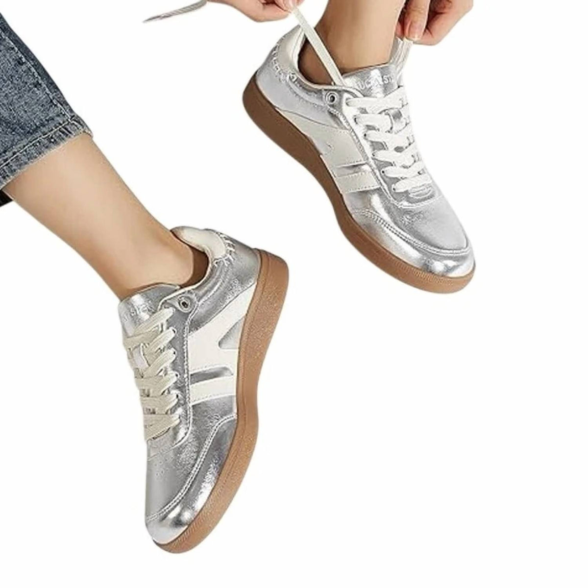Lucky Step - Women's Lace Up Classic Retro Gum Sole Sneakers