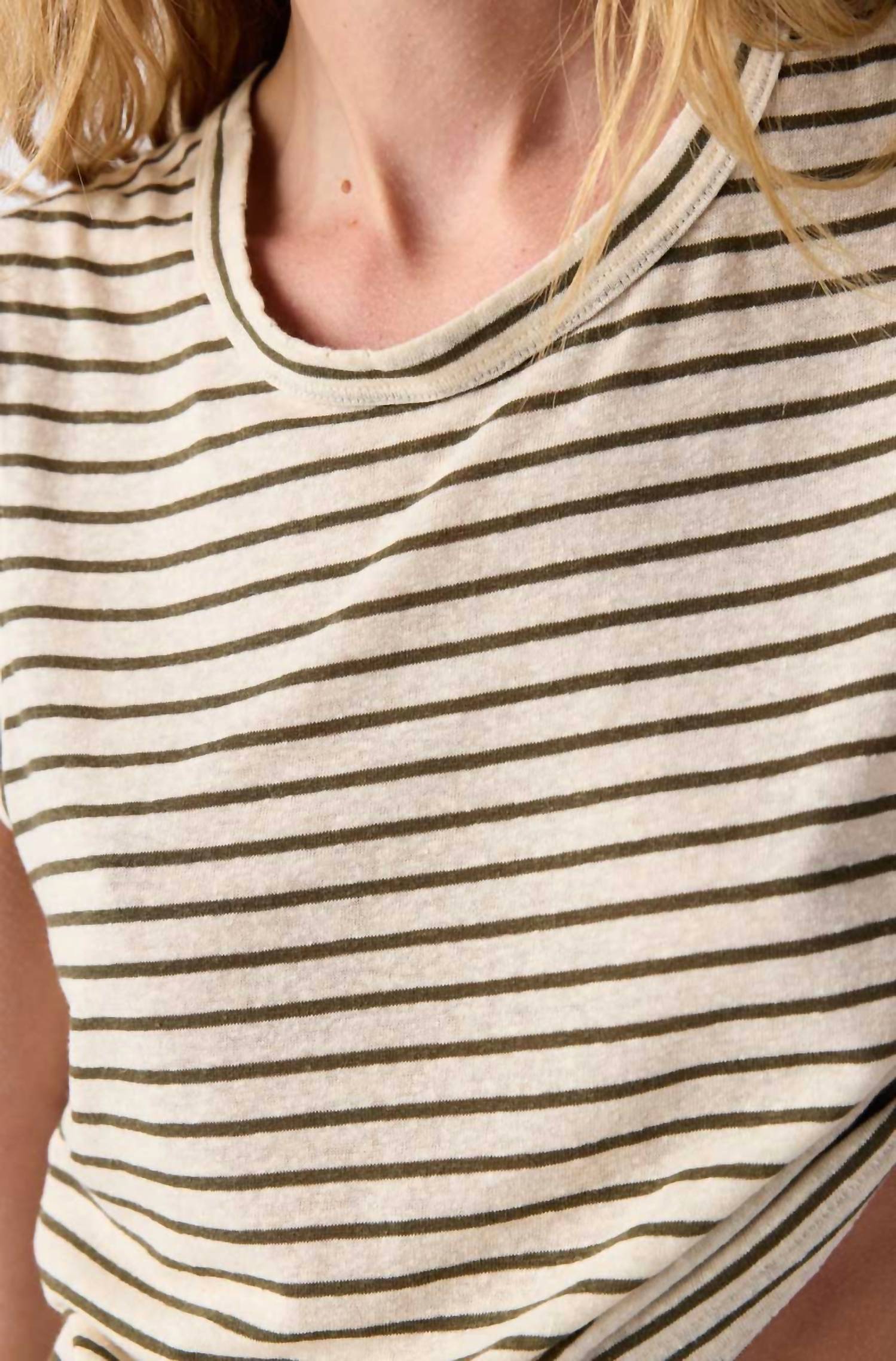 Amo - Sleeveless Love Tee