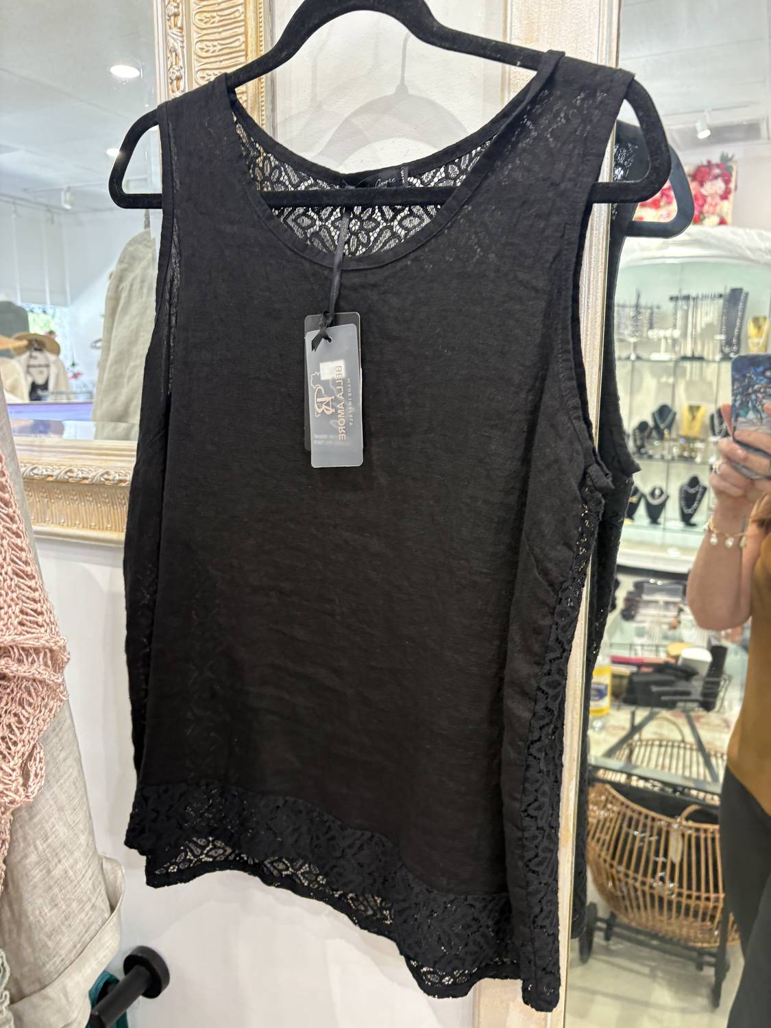 Bella Amore - Women's Sleeveless Scoop Neck Top