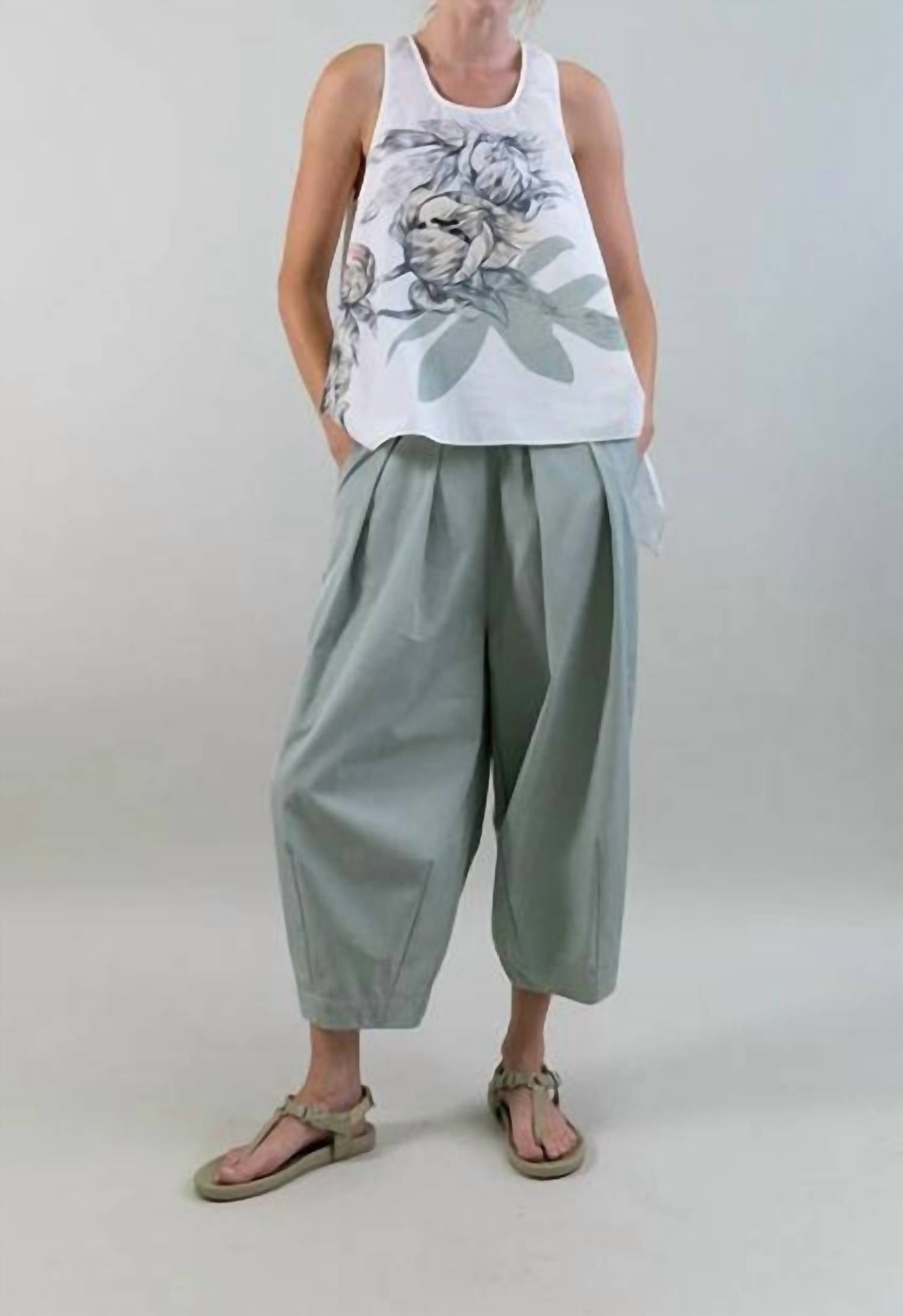 Psophia - Lightweight Cropped Trouser